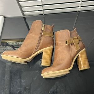 A+ Brown High Heeled Fashion Boot